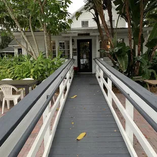 Walk into the&apos;house&apos; coffee shop