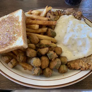 Chicken Fried Steak Dinner (2 sides)