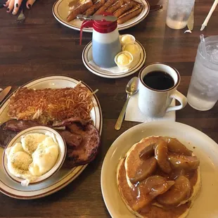 Apple cinnamon pancakes