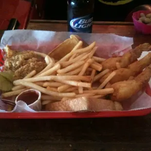 Hoppin nut basket. Frog legs, mountain oysters, fries, and Texas toast. Country eatin at its finest.