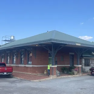 Front of the restaurant depot