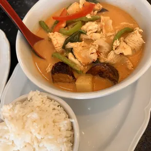 Red chicken curry