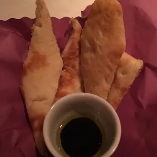 Bread + olive oil/balsamic vinegar dipping sauce
