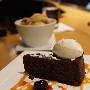 Chocolate flourless cake
