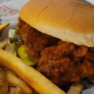 B'more hot chicken sandwich