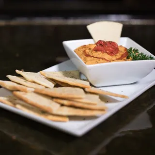 Sriracha Hummus with Naan