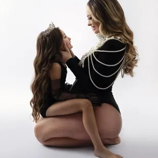 Maternity Session with items from our client closet for mom.