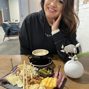 I ordered a Cappuccino and charcuterie board. Lovely atmosphere, very open, sweet customer service!
