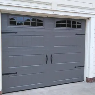 LONG PANEL WITH DECORATIVE GLASS AND HARDWARE