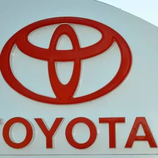 Toyota sign on Wetmore Rd and auto mall dr in Tucson, AZ