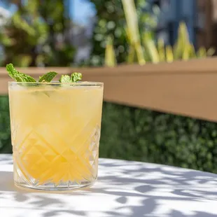 Il Bourboncello with Angel&apos;s Envy Bourbon, Limoncello, Lemon, Mint