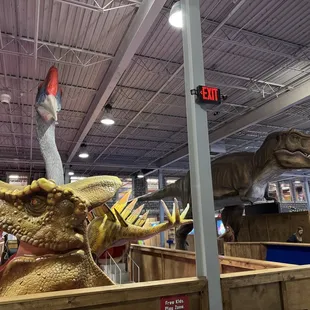 More dinosaur sculptures!