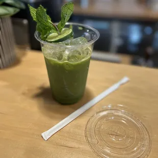 Gorgeous tres verdes matcha tea