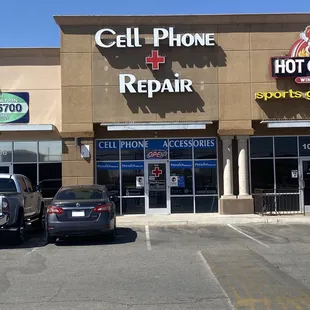 Tierra Este location store front.