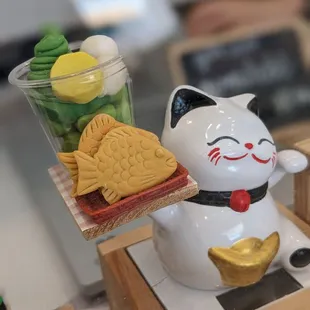 Matcha &amp; taiyaki cat statue