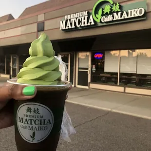 Hojicha float with matcha ice cream