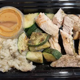 What a great lunch! Thanks to Daniel and Keith at prepLIFE they even have Keto friendly sauces! I definitely recommend   you try!