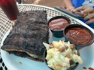 Los Ojos Restaurant and Saloon