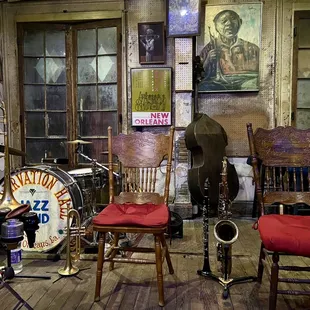 Front row view Sat, October 29th, 2022 7:30pm show :-)