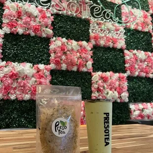 Avocado Coconut Smoothie with Rice paper snack