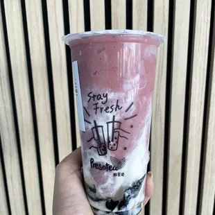 Strawberry Cloud with grass jelly