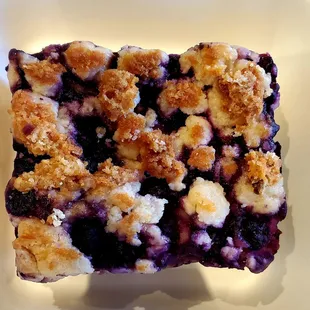 Blueberry crumble cake