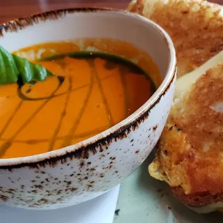 grilled cheese & tomato soup