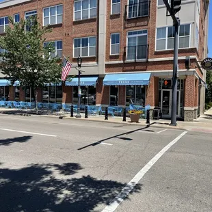 ramen and noodles, outside