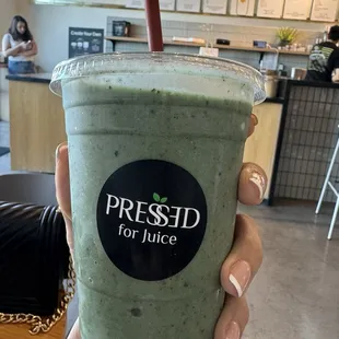 The most delicious mint chip smoothie
