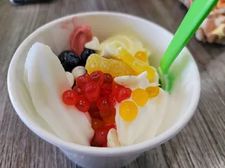 Froyo Maya Frozen Yogurt & Sweet’s