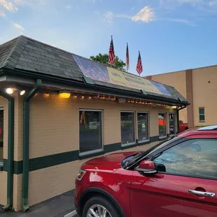 The Pressley Park Restaurant, from their parking lot.