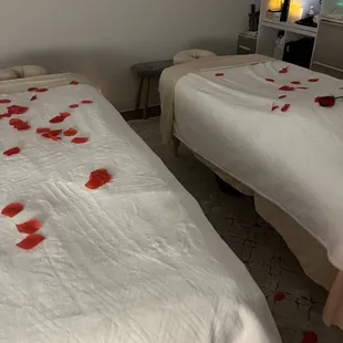 The roses on the beds was the perfect touch to a romantic massage