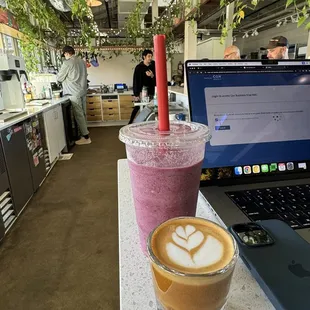 Cortado + Berry Smoothie
