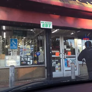 the outside of a liquor store