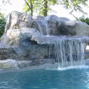 Outdoor Pool Water Feature