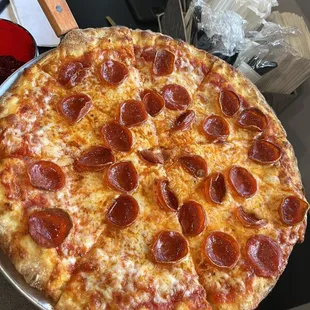 Small pepperoni pizza