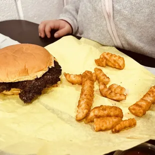 Kids burger (it&apos;s the same size as the pretty classic, just minus the fixin&apos;s).