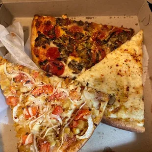 chicken Chicken and Tomato Slice White Slice mushroom and pepperoni slice