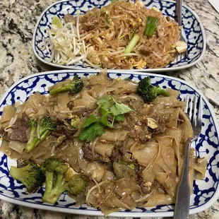 Kee Mao Noodle Plate and Pad Thai