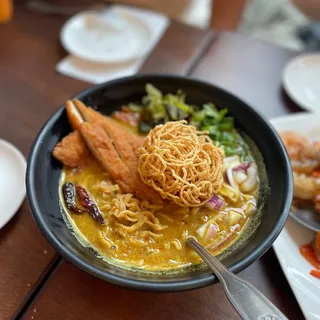 Khao Soi Kai (Chicken)