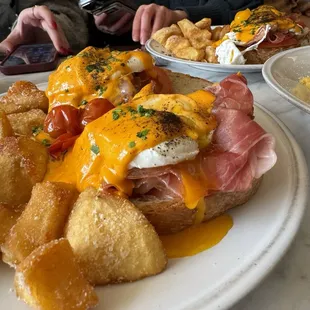 Prosciutto Benedict