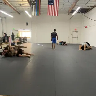 Tu&amp;Th @5p, beginner no gi BJJ class.