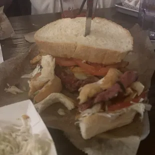 Sandwich no signature coleslaw