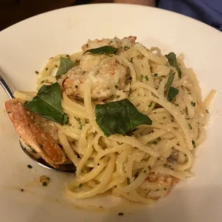 SHRIMP SCAMPI