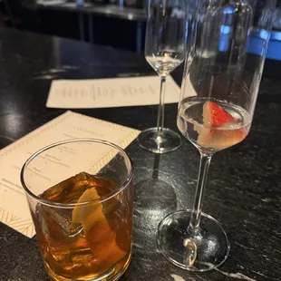 Drinks - Old fashioned and Prosecco