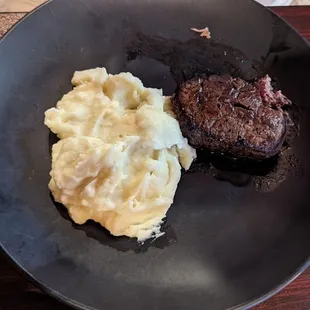 6 Oz Filet with Garlic Mashed Potatoes