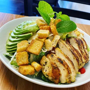 Caesar salad with grilled chicken