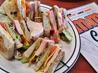 M & M Cafe