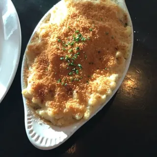 Truffle Mac n Cheese Pizza