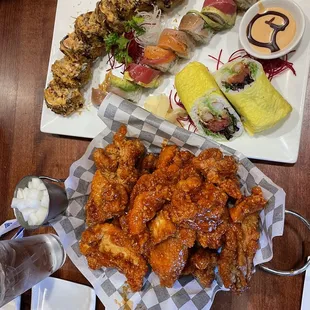 food, chicken wings and fried chicken